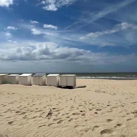 Romantic Coastal Escape *