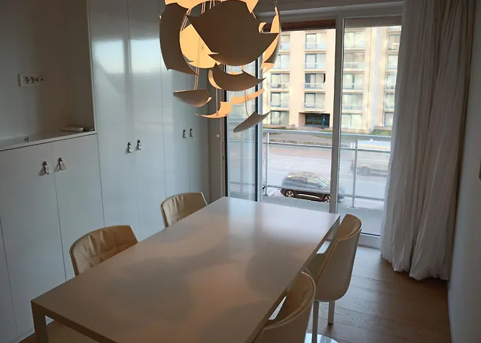 Apartment Romantic Coastal Escape