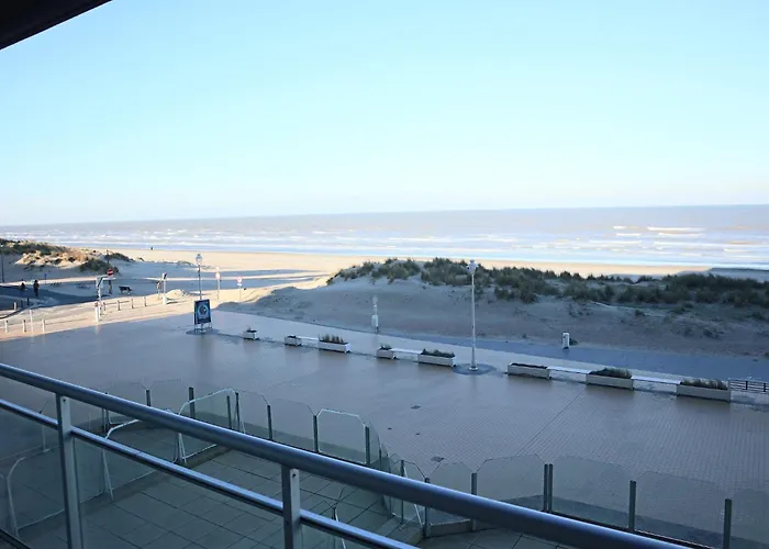 Romantic Coastal Escape *